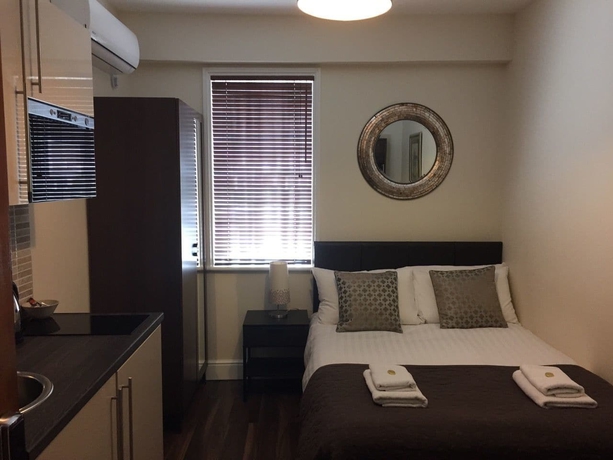 Imagen de la habitación del Hotel Aviva Studio. Foto 14