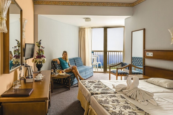 Imagen de los interiores del Hotel Avlida. Foto 9