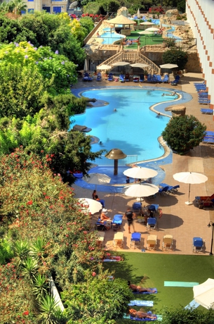 Imagen de la piscina del Hotel Avlida. Foto 15