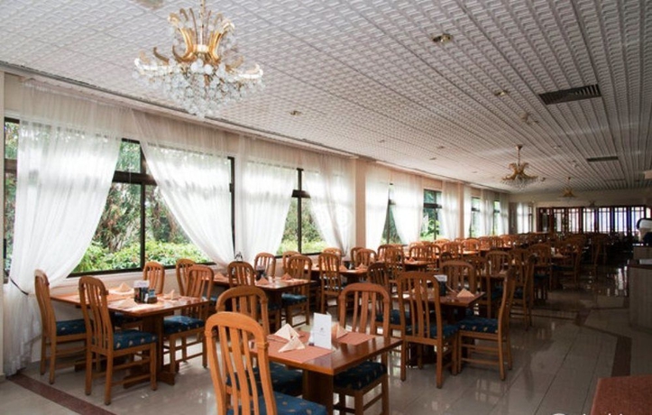 Imagen del bar/restaurante del Hotel Avlida. Foto 2