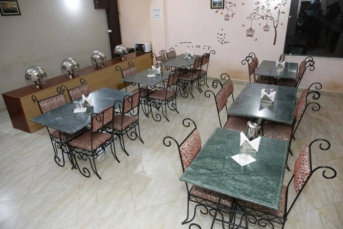 Imagen del bar/restaurante del Hotel Avlokan. Foto 15