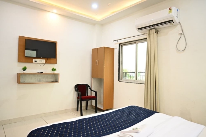 Imagen de la habitación del Hotel Avni. Foto 11
