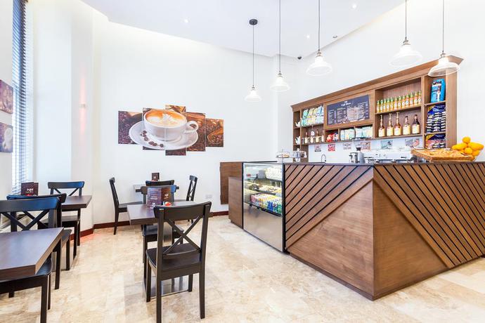 Imagen general del Hotel Avni Kensington. Foto 3