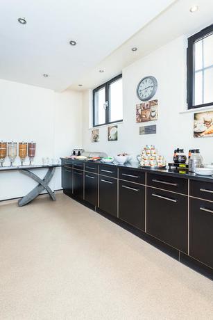 Imagen general del Hotel Avni Kensington. Foto 7