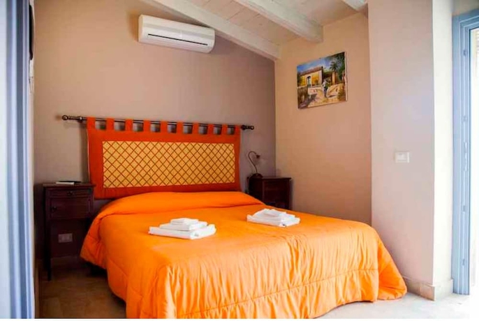 Imagen de la habitación del Hotel Avola Antica. Foto 7
