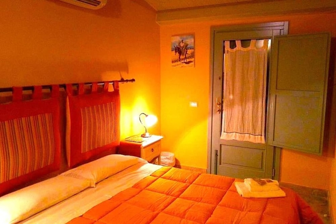 Imagen de la habitación del Hotel Avola Antica. Foto 9