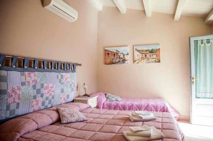 Imagen de la habitación del Hotel Avola Antica. Foto 10