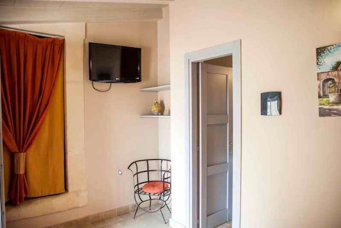 Imagen de la habitación del Hotel Avola Antica. Foto 13