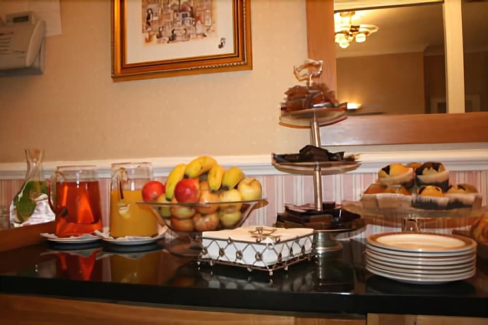 Imagen de la habitación del Hotel Avon. Foto 8