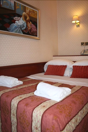 Imagen de la habitación del Hotel Avon. Foto 10