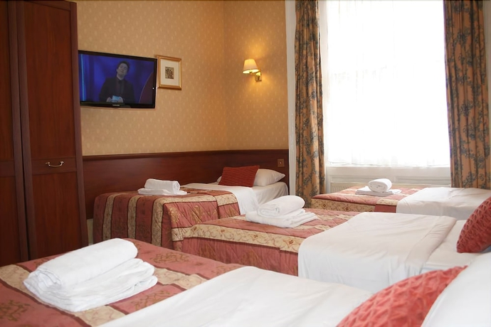 Imagen de la habitación del Hotel Avon. Foto 17