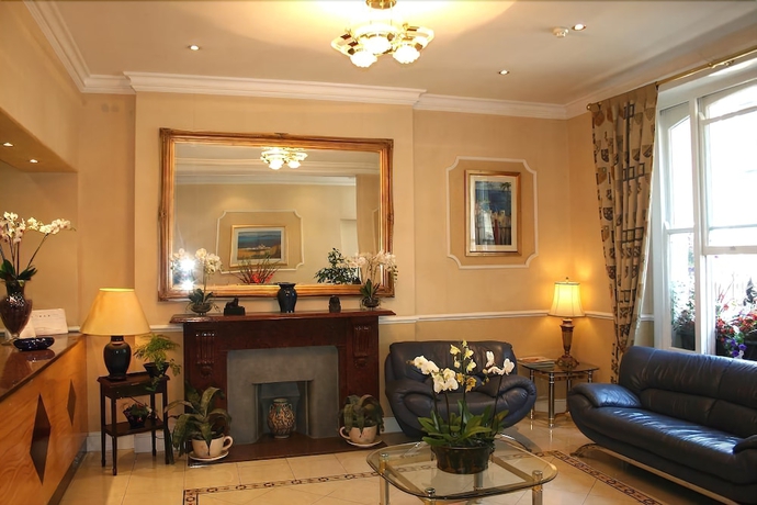 Imagen de los interiores del Hotel Avon. Foto 18