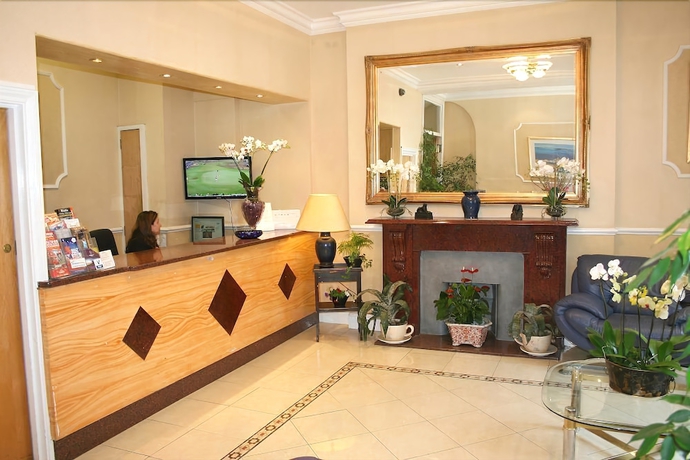 Imagen de los interiores del Hotel Avon. Foto 19