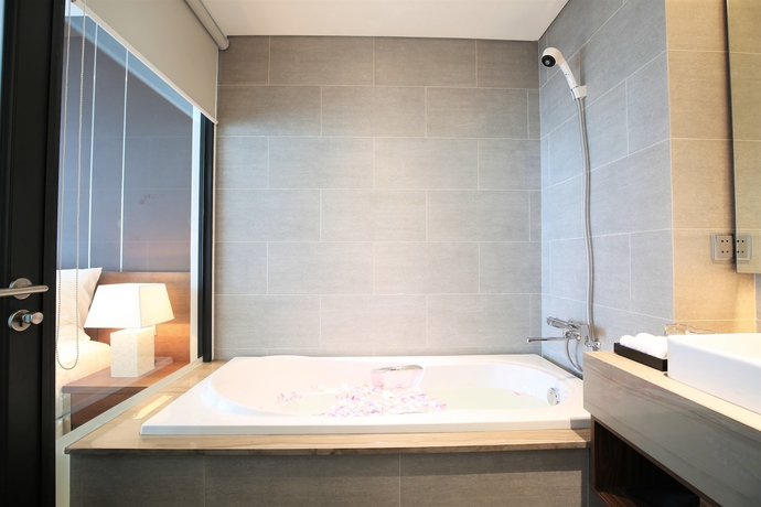 Imagen de la habitación del Hotel Avora. Foto 16