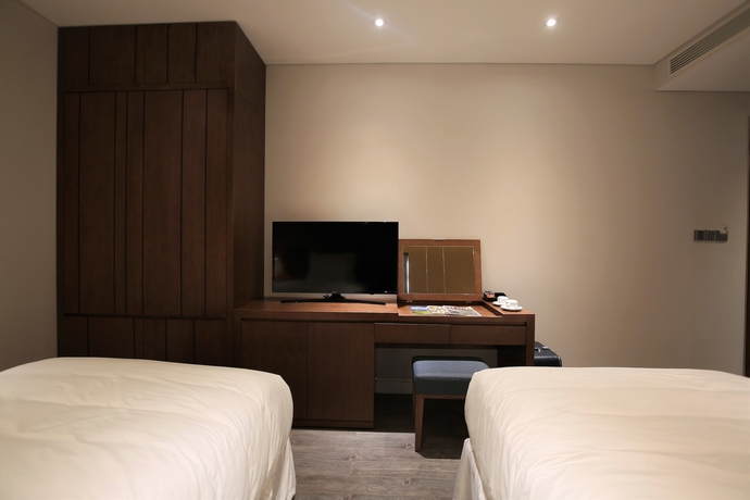 Imagen de la habitación del Hotel Avora. Foto 18