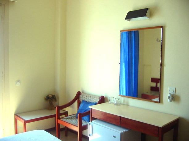 Imagen de la habitación del Hotel Avra, Aegina. Foto 7