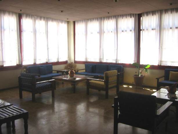 Imagen del bar/restaurante del Hotel Avra, Aegina. Foto 4