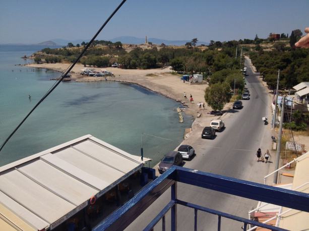 Imagen de la habitación del Hotel Avra, Aegina. Foto 13