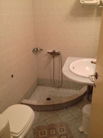 Imagen de la habitación del Hotel Avra, Aegina. Foto 14