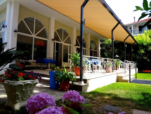 Imagen de los exteriores del Hotel Avra Beach, Léucade. Foto 13