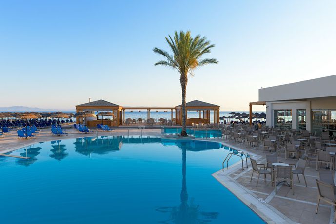 Imagen de la piscina del Hotel Avra Beach, Rodas. Foto 8