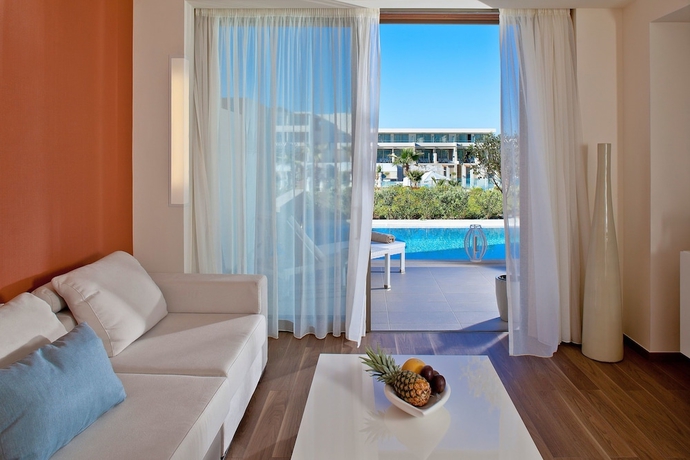 Imagen de la habitación del Hotel Avra Imperial. Foto 7