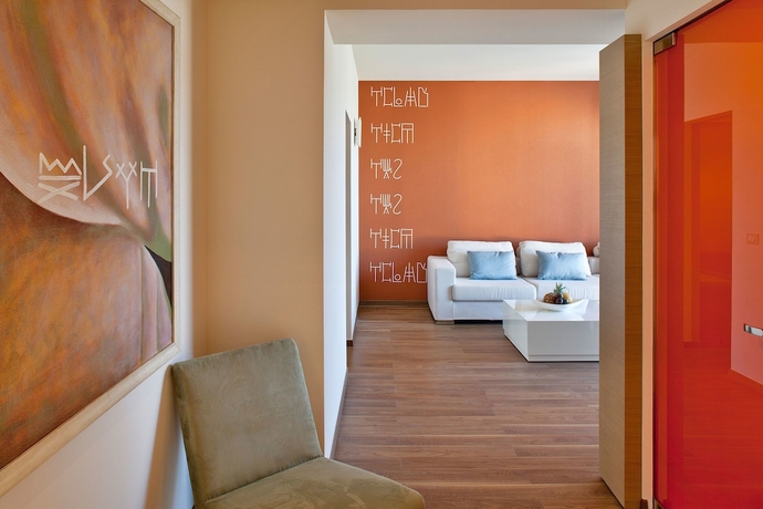 Imagen de la habitación del Hotel Avra Imperial. Foto 11