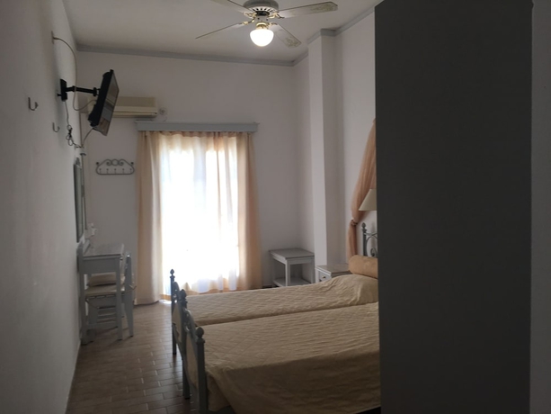 Imagen de la habitación del Hotel Avra, Kamari. Foto 3