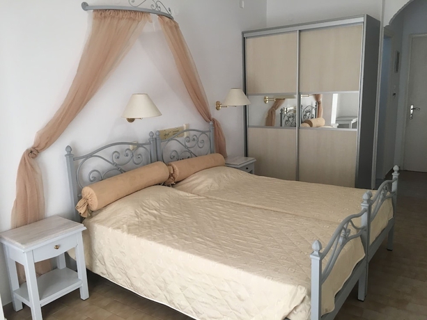 Imagen de la habitación del Hotel Avra, Kamari. Foto 7