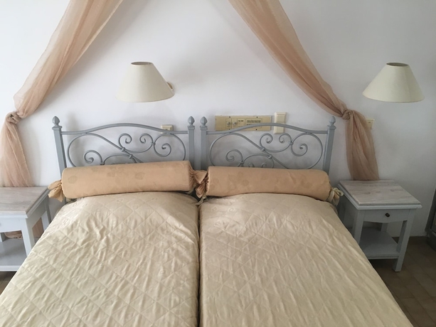 Imagen de la habitación del Hotel Avra, Kamari. Foto 16