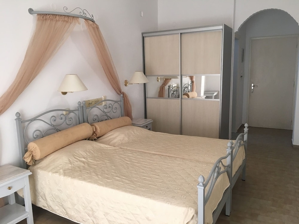 Imagen de la habitación del Hotel Avra, Kamari. Foto 17