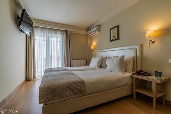 Imagen de la habitación del Hotel Avra, Katerini. Foto 7