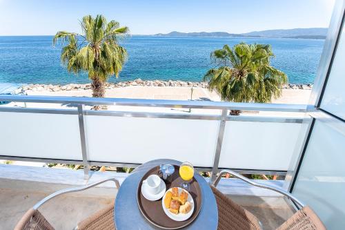 Imagen de la habitación del Hotel Avra, Methana. Foto 8