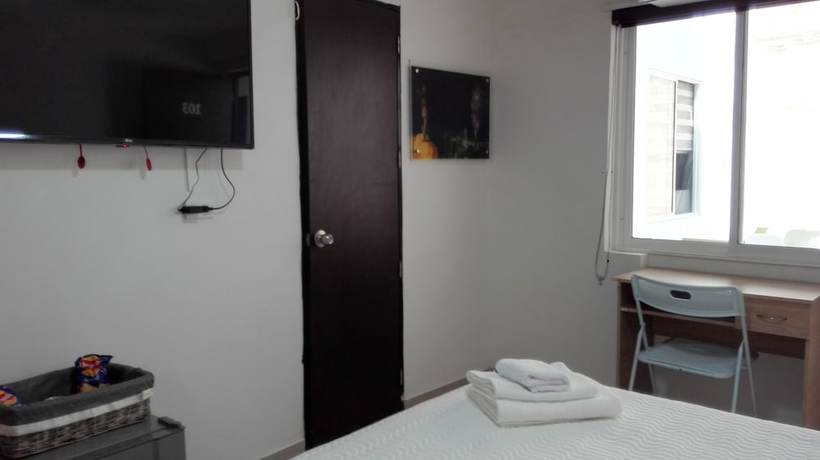 Imagen de la habitación del Hotel Avril. Foto 6