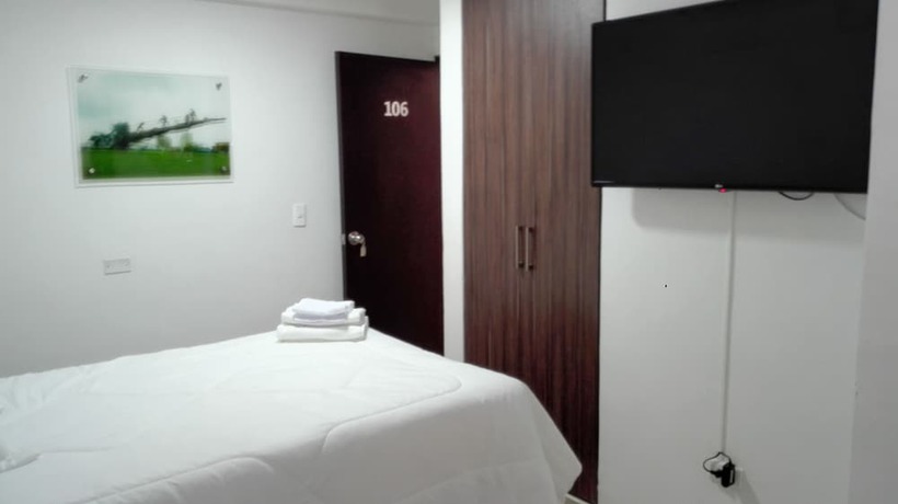 Imagen de la habitación del Hotel Avril. Foto 7