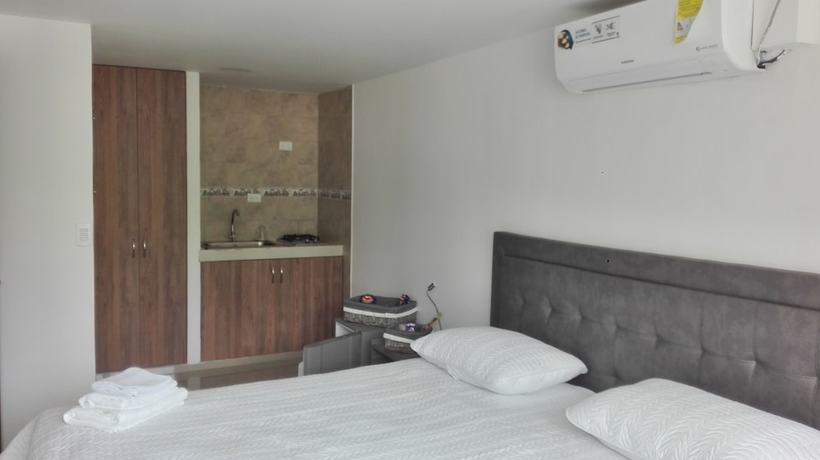 Imagen de la habitación del Hotel Avril. Foto 13