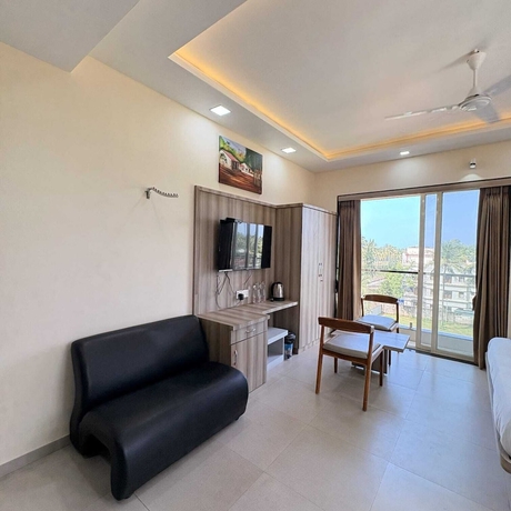 Imagen de la habitación del Hotel Avron Beach Resort. Foto 5