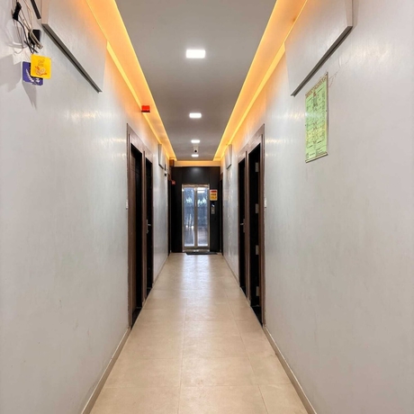 Imagen de los interiores del Hotel Avron Beach Resort. Foto 11