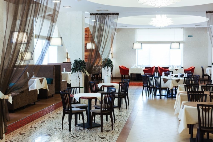 Imagen del bar/restaurante del Hotel Avrora, Omsk. Foto 4