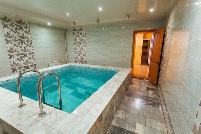 Imagen de la piscina del Hotel Avrora, Omsk. Foto 13