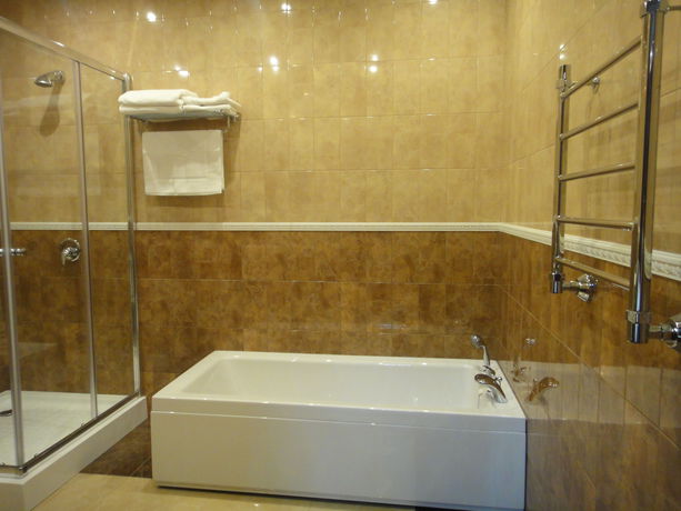 Imagen de la habitación del Hotel Avshar. Foto 9