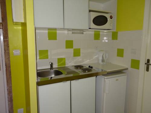 Imagen de la habitación del Hotel Avy Lyon Bellecour. Foto 4
