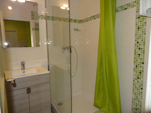 Imagen de la habitación del Hotel Avy Lyon Bellecour. Foto 5