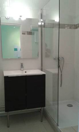 Imagen de la habitación del Hotel Avy Lyon Bellecour. Foto 8