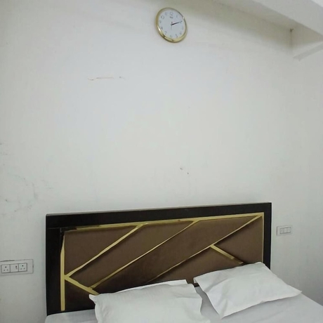 Imagen de la habitación del Hotel Awadh Biharee Inn. Foto 6