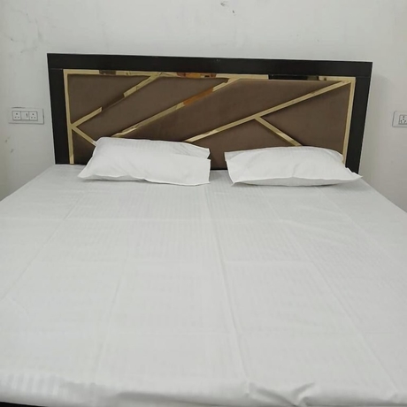 Imagen de la habitación del Hotel Awadh Biharee Inn. Foto 7