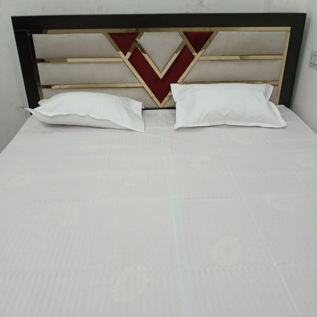 Imagen de la habitación del Hotel Awadh Biharee Inn. Foto 9