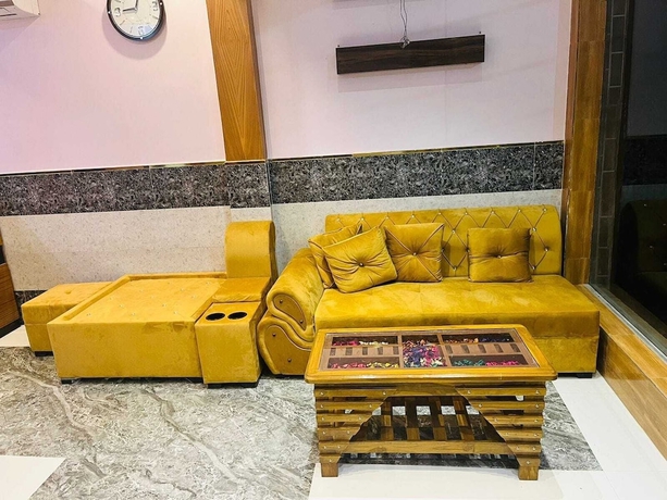 Imagen de los interiores del Hotel Awadh. Foto 16