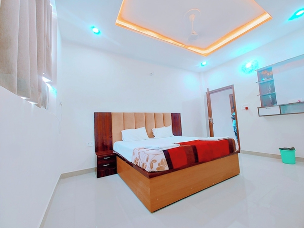 Imagen de la habitación del Hotel Awadh Star Palace. Foto 1