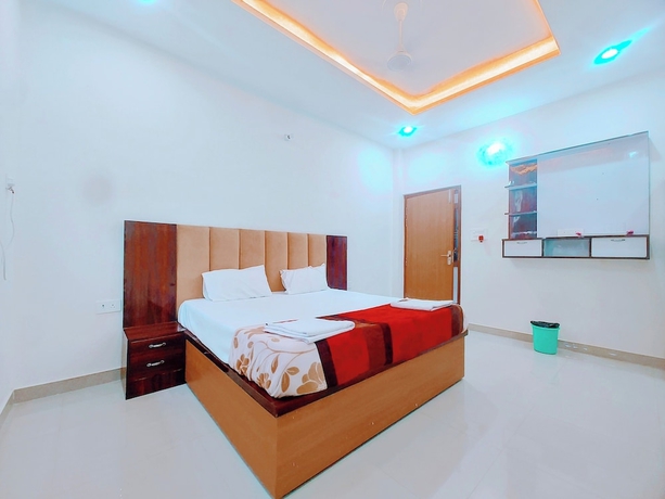 Imagen de la habitación del Hotel Awadh Star Palace. Foto 5